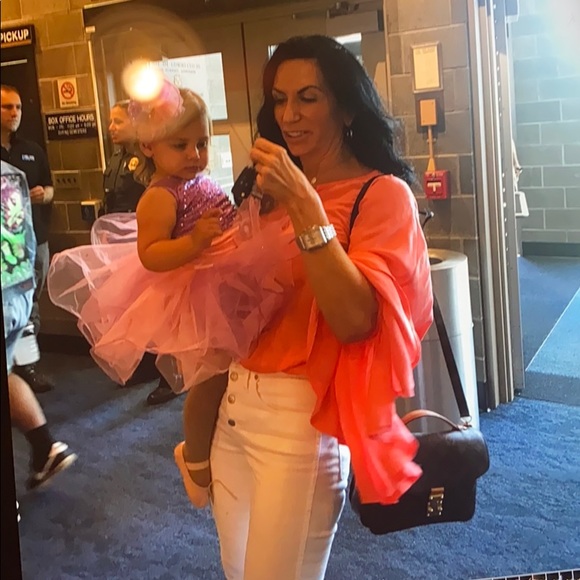 Outfit - Picture 1 of 1